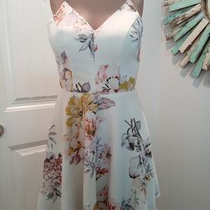 Jodi Kristopher Juniors Size 1. Floral Print Women's Dress With Lace Back